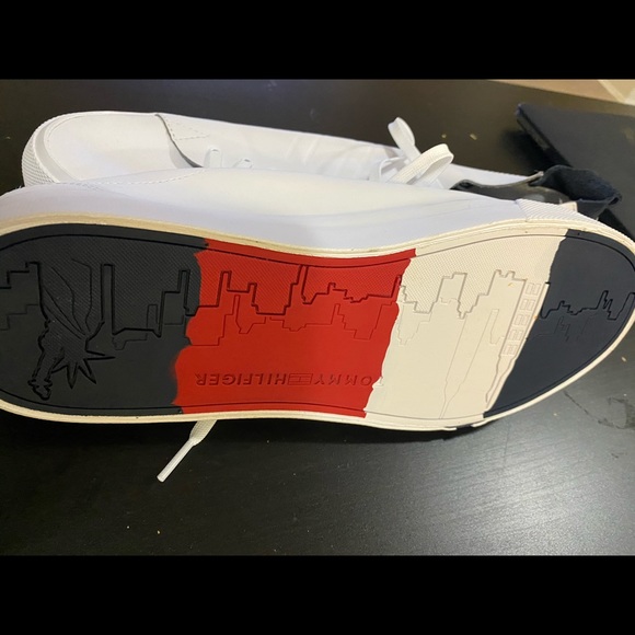 Shoe - Picture 3 of 3